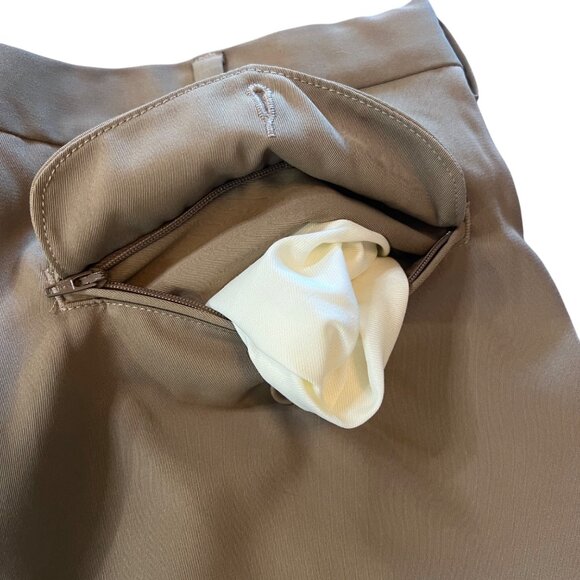 Mens L.L. Bean Khaki Pleated Front Dress Pants Zippered Pockets 40W 32L - Picture 6 of 6